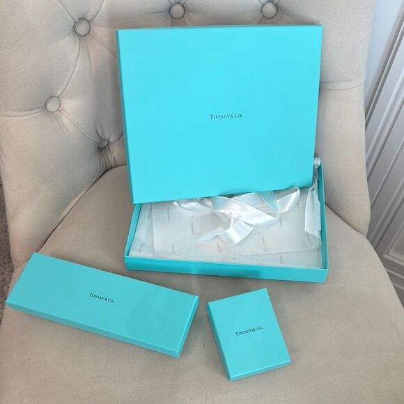 Tiffany & Co. Gift Box Set - Picture 1 of 6